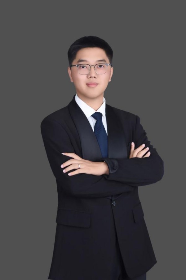 张震